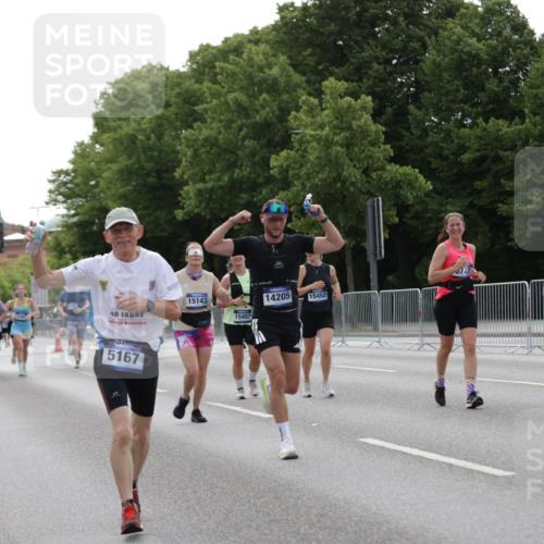 29.06.2025 - hella hamburg halbmarathon Jannik Wohlers http://msf.ph/oto/8234141 29.06.2025 10:28:28 Lombardsbrücke 1518, 1557, 1869, 3717, 4161, 4362, 4700, 4834, 4982, 5167, 5249, 5250, 6102, 7169, 10068, 12442, 14205, 15143, 15256, 15452, 15453, 16643 meine-sportfotos.de