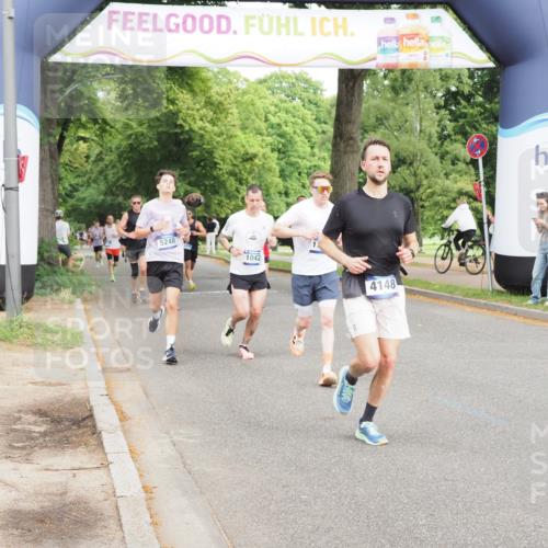 29.06.2025 - hella hamburg halbmarathon MichiJ http://msf.ph/oto/8234180 29.06.2025 10:26:52 Zwischen KM18-KM19 2262, 2296, 4148, 5248, 8002, 11423, 12900, 14274, 17722 meine-sportfotos.de