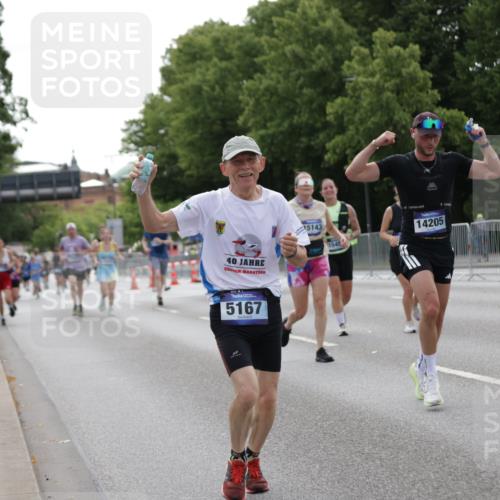 29.06.2025 - hella hamburg halbmarathon Jannik Wohlers http://msf.ph/oto/8234219 29.06.2025 10:28:28 Lombardsbrücke 1518, 1557, 1869, 3717, 4161, 4362, 4700, 4834, 4982, 5167, 5249, 5250, 6102, 7169, 10068, 12442, 14205, 15143, 15256, 15452, 15453, 16643 meine-sportfotos.de