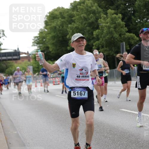 29.06.2025 - hella hamburg halbmarathon Jannik Wohlers http://msf.ph/oto/8234248 29.06.2025 10:28:29 Lombardsbrücke 1518, 1557, 1869, 3717, 4161, 4362, 4700, 4834, 4982, 5167, 5249, 5250, 7169, 10068, 12442, 14205, 15143, 15256, 15452, 15453, 16643 meine-sportfotos.de