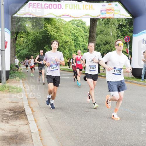 29.06.2025 - hella hamburg halbmarathon MichiJ http://msf.ph/oto/8234250 29.06.2025 10:26:53 Zwischen KM18-KM19 1042, 2262, 2296, 4148, 5248, 8002, 11423, 14274, 17722 meine-sportfotos.de