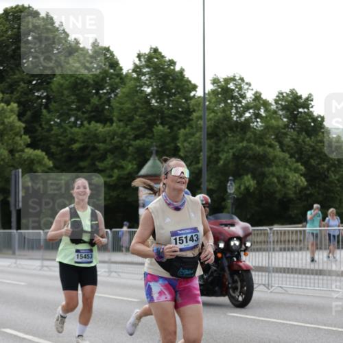 29.06.2025 - hella hamburg halbmarathon Jannik Wohlers http://msf.ph/oto/8234288 29.06.2025 10:28:31 Lombardsbrücke 1518, 1557, 1869, 3717, 4161, 4362, 4834, 4982, 5167, 5249, 5250, 7169, 10068, 12099, 12442, 14205, 15143, 15256, 15452, 15453, 16643 meine-sportfotos.de