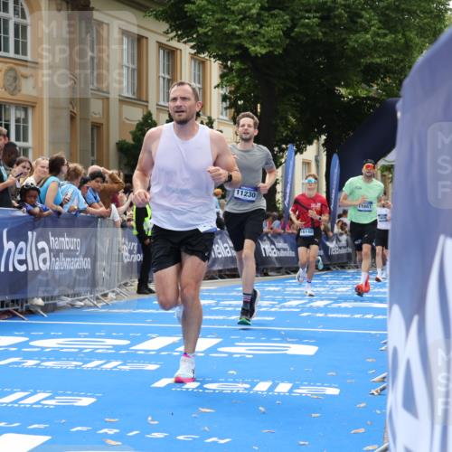29.06.2025 - hella hamburg halbmarathon Strokosch-Dieckow http://msf.ph/oto/8234300 29.06.2025 10:34:34 Ziel 1644, 5152, 5554, 6169, 6305, 6878, 7534, 8395, 11230, 11661, 13618, 14289, 14603, 15887, 16148, 17014, 18026 meine-sportfotos.de