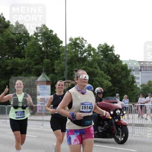29.06.2025 - hella hamburg halbmarathon Jannik Wohlers http://msf.ph/oto/8234360 29.06.2025 10:28:31 Lombardsbrücke 1518, 1557, 1869, 3717, 4161, 4362, 4834, 4982, 5167, 5249, 5250, 7169, 10068, 12099, 12442, 14205, 15143, 15256, 15452, 15453, 16643 meine-sportfotos.de
