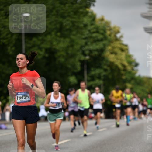 29.06.2025 - hella hamburg halbmarathon Dr. Thomas Lammeyer http://msf.ph/oto/8234365 29.06.2025 10:13:36 Kennedybrücke 3921, 5511, 7081, 7187, 7333, 7636, 9306, 9366, 9434, 9674, 9781, 10036, 10819, 10943, 11067 meine-sportfotos.de