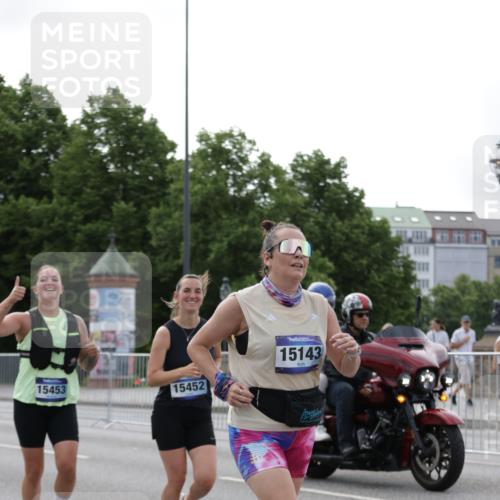 29.06.2025 - hella hamburg halbmarathon Jannik Wohlers http://msf.ph/oto/8234437 29.06.2025 10:28:31 Lombardsbrücke 1518, 1557, 1869, 3717, 4161, 4362, 4834, 4982, 5167, 5249, 5250, 7169, 10068, 12099, 12442, 14205, 15143, 15256, 15452, 15453, 16643 meine-sportfotos.de