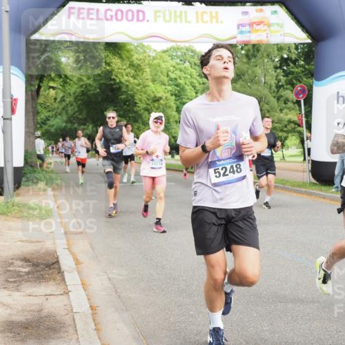 29.06.2025 - hella hamburg halbmarathon MichiJ http://msf.ph/oto/8234447 29.06.2025 10:26:54 Zwischen KM18-KM19 1042, 2262, 2296, 4148, 5248, 7229, 8002, 11423, 11952, 14274, 15888, 17722 meine-sportfotos.de