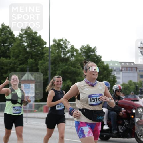 29.06.2025 - hella hamburg halbmarathon Jannik Wohlers http://msf.ph/oto/8234474 29.06.2025 10:28:32 Lombardsbrücke 1518, 1557, 1869, 3717, 4161, 4362, 4834, 4982, 5167, 5249, 5250, 7169, 10068, 12099, 12442, 14205, 15143, 15452, 15453 meine-sportfotos.de