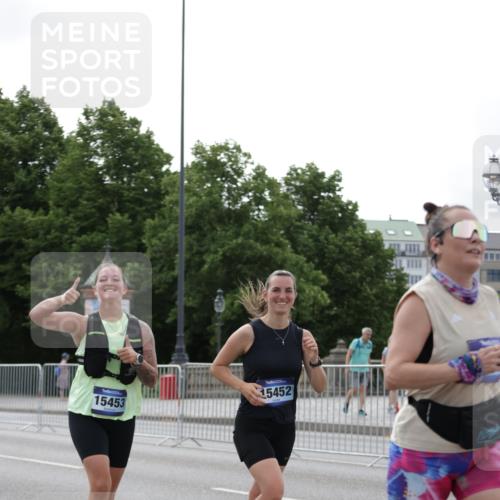 29.06.2025 - hella hamburg halbmarathon Jannik Wohlers http://msf.ph/oto/8234482 29.06.2025 10:28:32 Lombardsbrücke 1518, 1557, 1869, 3717, 4161, 4362, 4834, 4982, 5167, 5249, 5250, 7169, 10068, 12099, 12442, 14205, 15143, 15452, 15453 meine-sportfotos.de