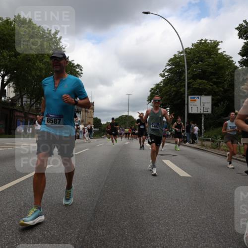 29.06.2025 - hella hamburg halbmarathon Yannick Fuchs http://msf.ph/oto/8234494 29.06.2025 10:47:02 20KM 1258, 1482, 1683, 2074, 2111, 2208, 2346, 2910, 3334, 3399, 3999, 4065, 4419, 4587, 4726, 5077, 5169, 5194, 5607, 5907, 6198, 6897, 7232, 7383, 7509, 8273, 8361, 8587, 8651, 8955, 9065, 9163, 9537, 10529, 10724, 11217, 11588, 11589, 11604, 11689, 11992, 12155, 12482, 12875, 12910, 14805, 15430, 15681, 15980, 16467, 16929, 17710, 18249, 18331, 18720, 18901, 19208, 19244 meine-sportfotos.de