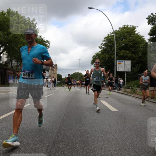 29.06.2025 - hella hamburg halbmarathon Yannick Fuchs http://msf.ph/oto/8234508 29.06.2025 10:47:02 20KM 1258, 1482, 1683, 2074, 2111, 2208, 2346, 2910, 3334, 3399, 3999, 4065, 4419, 4587, 4726, 5077, 5169, 5194, 5607, 5907, 6198, 6897, 7232, 7383, 7509, 8273, 8361, 8587, 8651, 8955, 9065, 9163, 9537, 10529, 10724, 11217, 11588, 11589, 11604, 11689, 11992, 12155, 12482, 12875, 12910, 14805, 15430, 15681, 15980, 16467, 16929, 17710, 18249, 18331, 18720, 18901, 19208, 19244 meine-sportfotos.de