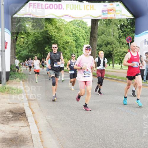 29.06.2025 - hella hamburg halbmarathon MichiJ http://msf.ph/oto/8234509 29.06.2025 10:26:55 Zwischen KM18-KM19 1042, 2262, 2296, 4148, 5248, 7229, 8002, 11952, 14274, 15888, 17722 meine-sportfotos.de