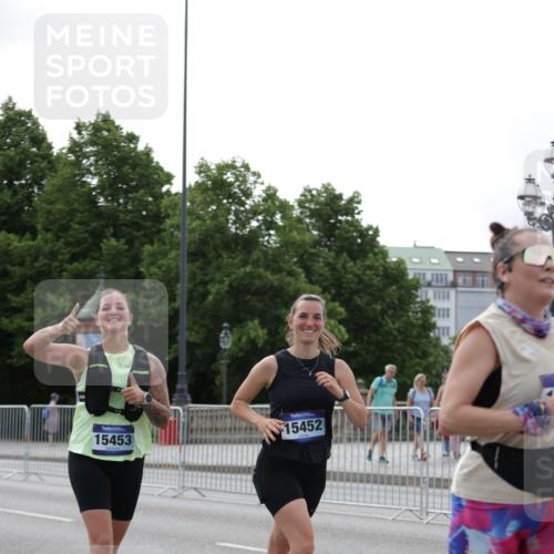 29.06.2025 - hella hamburg halbmarathon Jannik Wohlers http://msf.ph/oto/8234533 29.06.2025 10:28:32 Lombardsbrücke 1518, 1557, 1869, 3717, 4161, 4362, 4834, 4982, 5167, 5249, 5250, 7169, 10068, 12099, 12442, 14205, 15143, 15452, 15453 meine-sportfotos.de
