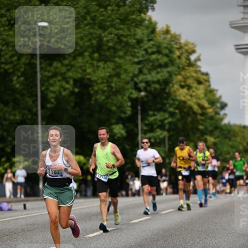 29.06.2025 - hella hamburg halbmarathon Dr. Thomas Lammeyer http://msf.ph/oto/8234555 29.06.2025 10:13:37 Kennedybrücke 3921, 5511, 7081, 7187, 7333, 7636, 9306, 9366, 9434, 9674, 9781, 10036, 10819, 10943, 11067 meine-sportfotos.de