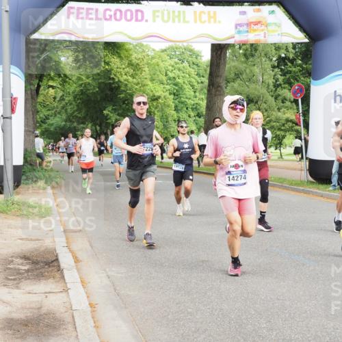 29.06.2025 - hella hamburg halbmarathon MichiJ http://msf.ph/oto/8234566 29.06.2025 10:26:55 Zwischen KM18-KM19 1042, 2262, 2296, 4148, 5248, 7229, 8002, 11952, 14274, 15888, 17722 meine-sportfotos.de