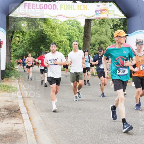 29.06.2025 - hella hamburg halbmarathon MichiJ http://msf.ph/oto/8234660 29.06.2025 10:49:54 Zwischen KM18-KM19 1254, 1334, 1573, 1722, 1881, 3001, 3921, 4370, 4665, 5384, 5734, 8822, 9718, 10214, 10705, 12004, 13528, 14135, 15252, 16808, 17757, 18717 meine-sportfotos.de