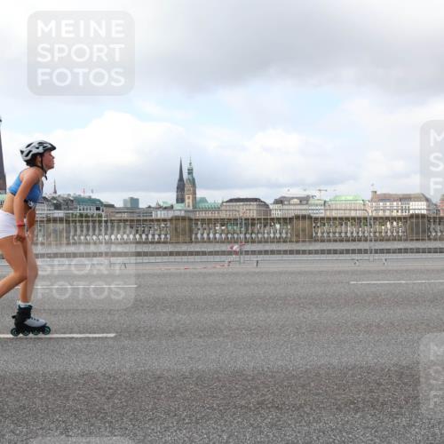 29.06.2025 - hella hamburg halbmarathon Lena Gebhardt http://msf.ph/oto/8234686 29.06.2025 09:01:54 Lombardsbrücke  meine-sportfotos.de