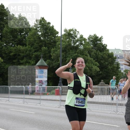 29.06.2025 - hella hamburg halbmarathon Jannik Wohlers http://msf.ph/oto/8234709 29.06.2025 10:28:33 Lombardsbrücke 1518, 1557, 1869, 3717, 4161, 4362, 4834, 4982, 5167, 5249, 5250, 7169, 10068, 12099, 12442, 14205, 15143, 15452, 15453 meine-sportfotos.de