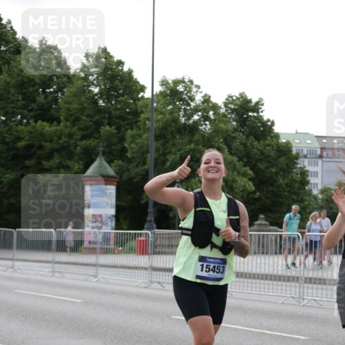29.06.2025 - hella hamburg halbmarathon Jannik Wohlers http://msf.ph/oto/8234754 29.06.2025 10:28:33 Lombardsbrücke 1518, 1557, 1869, 3717, 4161, 4362, 4834, 4982, 5167, 5249, 5250, 7169, 10068, 12099, 12442, 14205, 15143, 15452, 15453 meine-sportfotos.de