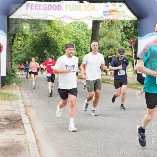 29.06.2025 - hella hamburg halbmarathon MichiJ http://msf.ph/oto/8234784 29.06.2025 10:49:54 Zwischen KM18-KM19 1254, 1334, 1573, 1722, 1881, 3001, 3921, 4370, 4665, 5384, 5734, 8822, 9718, 10214, 10705, 12004, 13528, 14135, 15252, 16808, 17757, 18717 meine-sportfotos.de