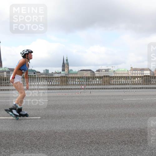 29.06.2025 - hella hamburg halbmarathon Lena Gebhardt http://msf.ph/oto/8234795 29.06.2025 09:01:54 Lombardsbrücke  meine-sportfotos.de