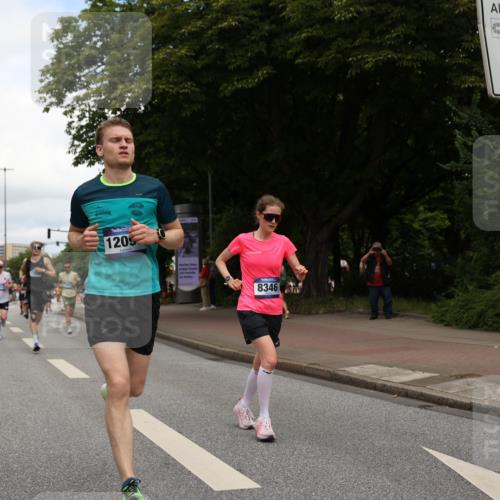 29.06.2025 - hella hamburg halbmarathon Yannick Fuchs http://msf.ph/oto/8234802 29.06.2025 10:34:27 20KM 1358, 1975, 2044, 2573, 2972, 3547, 3626, 4381, 4398, 4766, 4888, 5752, 6149, 6152, 7495, 7622, 8346, 8467, 8574, 8933, 9116, 9540, 11284, 11714, 11806, 12046, 12091, 12372, 13190, 14077, 14699, 15421, 15435, 15828, 17425, 17792, 17916, 17973, 18013, 18154 meine-sportfotos.de
