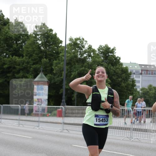 29.06.2025 - hella hamburg halbmarathon Jannik Wohlers http://msf.ph/oto/8234824 29.06.2025 10:28:33 Lombardsbrücke 1518, 1557, 1869, 3717, 4161, 4362, 4834, 4982, 5167, 5249, 5250, 7169, 10068, 12099, 12442, 14205, 15143, 15452, 15453 meine-sportfotos.de