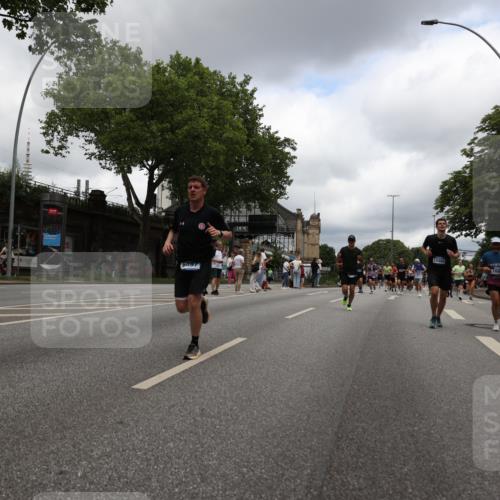 29.06.2025 - hella hamburg halbmarathon Yannick Fuchs http://msf.ph/oto/8234825 29.06.2025 10:47:03 20KM 1258, 1482, 1683, 2074, 2208, 2346, 2910, 3059, 3334, 3399, 3999, 4065, 4419, 4587, 4726, 5077, 5607, 5907, 6198, 6897, 7232, 7383, 7509, 8273, 8361, 8587, 8651, 8955, 9065, 9163, 9537, 10529, 10724, 11217, 11588, 11589, 11604, 11689, 11992, 12155, 12482, 12875, 12910, 14805, 15430, 15681, 15980, 16467, 17710, 18249, 18720, 18901, 19208, 19244 meine-sportfotos.de