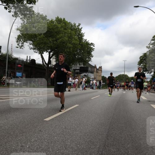 29.06.2025 - hella hamburg halbmarathon Yannick Fuchs http://msf.ph/oto/8234861 29.06.2025 10:47:03 20KM 1258, 1482, 1683, 2074, 2208, 2346, 2910, 3059, 3334, 3399, 3999, 4065, 4419, 4587, 4726, 5077, 5607, 5907, 6198, 6897, 7232, 7383, 7509, 8273, 8361, 8587, 8651, 8955, 9065, 9163, 9537, 10529, 10724, 11217, 11588, 11589, 11604, 11689, 11992, 12155, 12482, 12875, 12910, 14805, 15430, 15681, 15980, 16467, 17710, 18249, 18720, 18901, 19208, 19244 meine-sportfotos.de