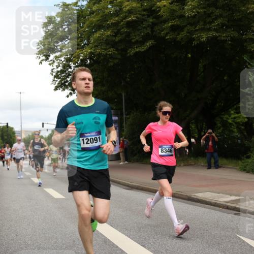 29.06.2025 - hella hamburg halbmarathon Yannick Fuchs http://msf.ph/oto/8234879 29.06.2025 10:34:27 20KM 1358, 1975, 2044, 2573, 2972, 3547, 3626, 4381, 4398, 4766, 4888, 5752, 6149, 6152, 7495, 7622, 8346, 8467, 8574, 8933, 9116, 9540, 11284, 11714, 11806, 12046, 12091, 12372, 13190, 14077, 14699, 15421, 15435, 15828, 17425, 17792, 17916, 17973, 18013, 18154 meine-sportfotos.de
