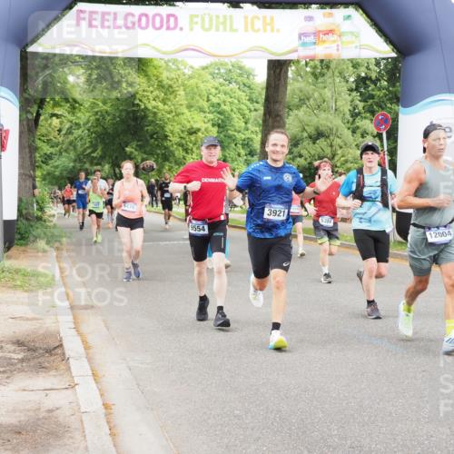 29.06.2025 - hella hamburg halbmarathon MichiJ http://msf.ph/oto/8234890 29.06.2025 10:49:56 Zwischen KM18-KM19 1254, 1334, 1573, 1881, 2683, 3001, 3921, 4538, 4665, 5384, 9439, 9554, 9718, 10705, 12004, 13503, 14135, 15252, 16808, 17757, 18717, 18999 meine-sportfotos.de