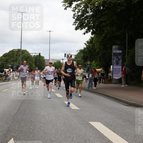 29.06.2025 - hella hamburg halbmarathon Yannick Fuchs http://msf.ph/oto/8234891 29.06.2025 10:34:28 20KM 1358, 1975, 2044, 2573, 2972, 3547, 3626, 4381, 4398, 4766, 4888, 5752, 6149, 6152, 7495, 7622, 8346, 8467, 8574, 8933, 9116, 9540, 11284, 11714, 11806, 12046, 12091, 12372, 13190, 14077, 14699, 15421, 15435, 15813, 15828, 17425, 17792, 17916, 17973, 18013, 18154 meine-sportfotos.de