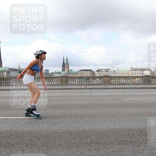 29.06.2025 - hella hamburg halbmarathon Lena Gebhardt http://msf.ph/oto/8234903 29.06.2025 09:01:54 Lombardsbrücke  meine-sportfotos.de
