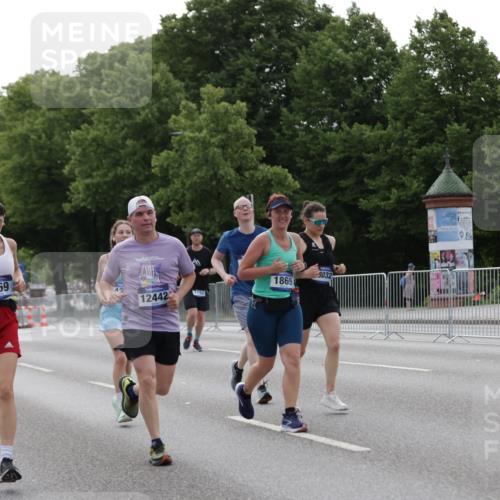 29.06.2025 - hella hamburg halbmarathon Jannik Wohlers http://msf.ph/oto/8234925 29.06.2025 10:28:34 Lombardsbrücke 1518, 1557, 1869, 3717, 4161, 4362, 4834, 4982, 5167, 5249, 5250, 7169, 10068, 12099, 12442, 14205, 15143, 15452, 15453 meine-sportfotos.de