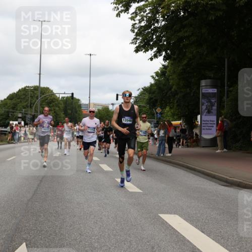 29.06.2025 - hella hamburg halbmarathon Yannick Fuchs http://msf.ph/oto/8234926 29.06.2025 10:34:28 20KM 1358, 1975, 2044, 2573, 2972, 3547, 3626, 4381, 4398, 4766, 4888, 5752, 6149, 6152, 7495, 7622, 8346, 8467, 8574, 8933, 9116, 9540, 11284, 11714, 11806, 12046, 12091, 12372, 13190, 14077, 14699, 15421, 15435, 15813, 15828, 17425, 17792, 17916, 17973, 18013, 18154 meine-sportfotos.de