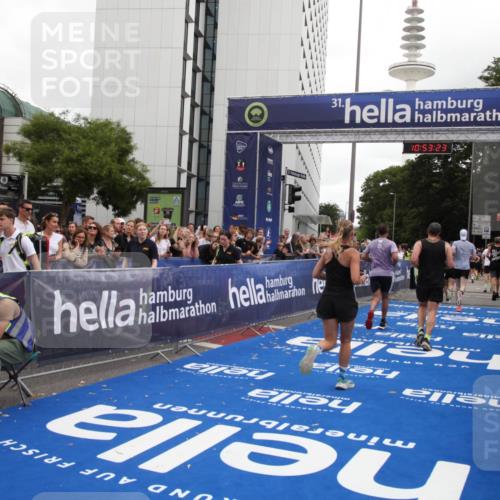 29.06.2025 - hella hamburg halbmarathon Michael Strokosch http://msf.ph/oto/8234929 29.06.2025 10:53:22 Ziel 1683, 2074, 2354, 4065, 7312, 7383, 8273, 8361, 9142, 11844, 12490, 12875, 15179, 15681, 15838, 16929, 18134, 18901 meine-sportfotos.de
