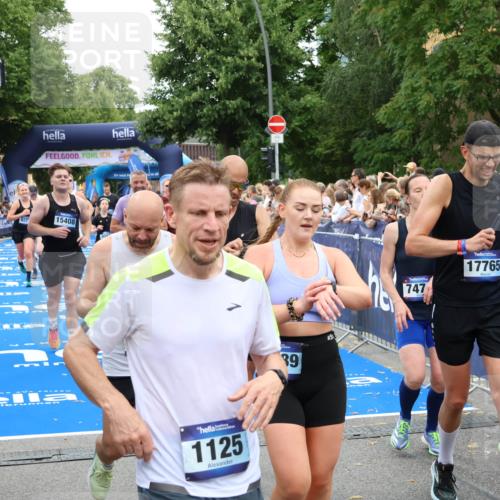 29.06.2025 - hella hamburg halbmarathon Zöllner http://msf.ph/oto/8234964 29.06.2025 10:54:49 Ziel 1496, 2029, 2561, 3310, 4231, 6587, 7478, 8449, 9227, 10044, 12186, 13147, 14239, 15389, 15408, 15584, 17231, 19000 meine-sportfotos.de