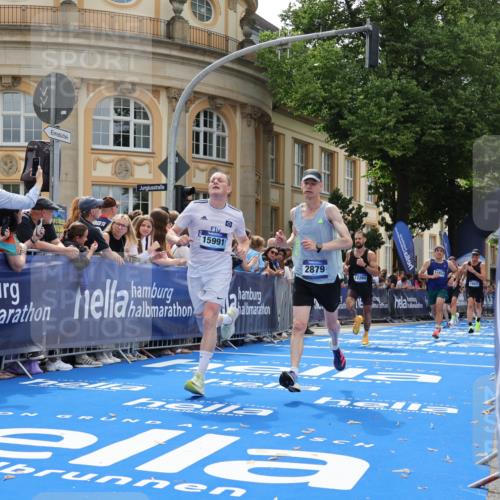 29.06.2025 - hella hamburg halbmarathon Strokosch-Dieckow http://msf.ph/oto/8234965 29.06.2025 10:34:51 Ziel 1217, 1562, 2879, 4477, 5048, 6704, 7466, 8864, 12044, 12204, 12751, 14388, 14629, 14952, 15391, 15902, 15991, 16140, 16177, 16712, 17643, 18183, 18220, 18237, 18419, 18837 meine-sportfotos.de