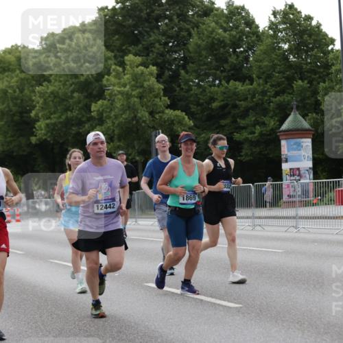 29.06.2025 - hella hamburg halbmarathon Jannik Wohlers http://msf.ph/oto/8234980 29.06.2025 10:28:35 Lombardsbrücke 1518, 1557, 1869, 3717, 4161, 4362, 4834, 4982, 5167, 5249, 7169, 12099, 12442, 14205, 15143, 15452, 15453 meine-sportfotos.de