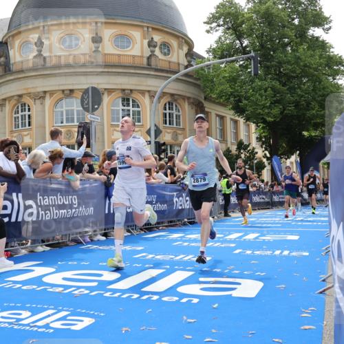 29.06.2025 - hella hamburg halbmarathon Strokosch-Dieckow http://msf.ph/oto/8234992 29.06.2025 10:34:51 Ziel 1217, 1562, 2879, 4477, 5048, 6704, 7466, 8864, 12044, 12204, 12751, 14388, 14629, 14952, 15391, 15902, 15991, 16140, 16177, 16712, 17643, 18183, 18220, 18237, 18419, 18837 meine-sportfotos.de