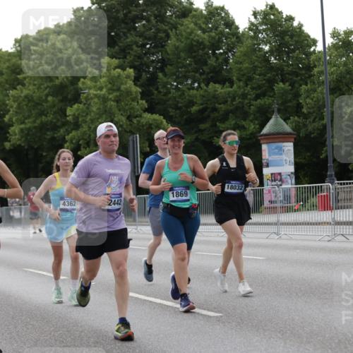 29.06.2025 - hella hamburg halbmarathon Jannik Wohlers http://msf.ph/oto/8235051 29.06.2025 10:28:35 Lombardsbrücke 1518, 1557, 1869, 3717, 4161, 4362, 4834, 4982, 5167, 5249, 7169, 12099, 12442, 14205, 15143, 15452, 15453 meine-sportfotos.de