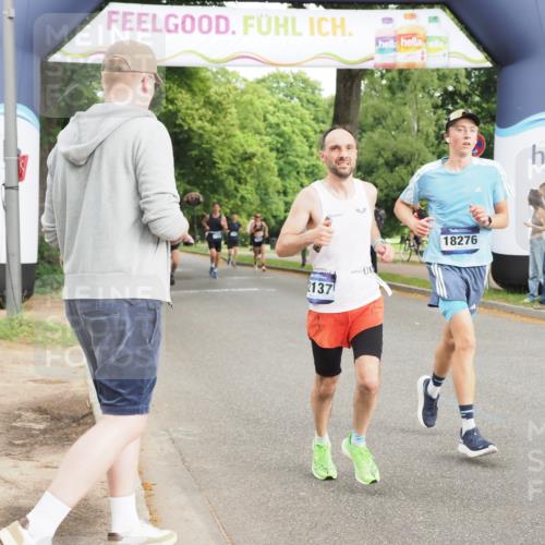 29.06.2025 - hella hamburg halbmarathon MichiJ http://msf.ph/oto/8235080 29.06.2025 10:26:59 Zwischen KM18-KM19 1042, 2262, 5248, 6684, 7229, 11952, 12137, 14274, 14992, 15888, 17722, 18276, 18529 meine-sportfotos.de