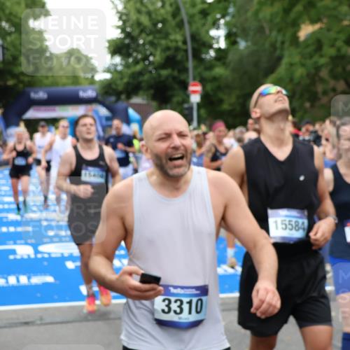 29.06.2025 - hella hamburg halbmarathon Zöllner http://msf.ph/oto/8235087 29.06.2025 10:54:50 Ziel 1496, 2029, 2561, 4231, 6587, 8449, 9227, 10044, 12186, 13147, 14239, 15408, 17231, 17261 meine-sportfotos.de
