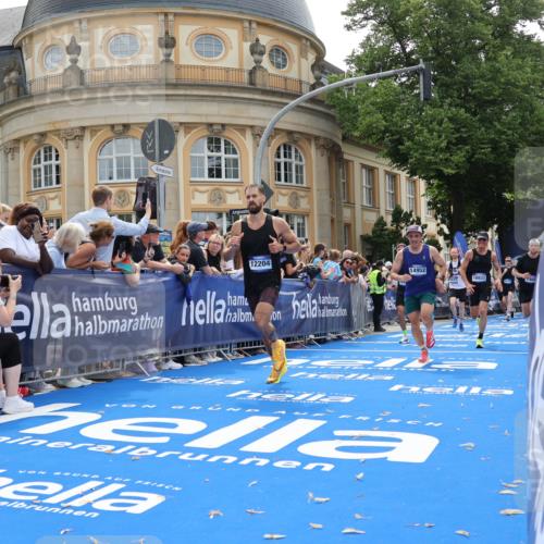 29.06.2025 - hella hamburg halbmarathon Strokosch-Dieckow http://msf.ph/oto/8235092 29.06.2025 10:34:53 Ziel 1217, 2879, 4477, 6704, 7466, 8864, 12044, 12204, 12751, 14629, 14952, 15391, 15902, 15991, 16140, 16177, 16712, 17643, 18183, 18220, 18419, 18837 meine-sportfotos.de
