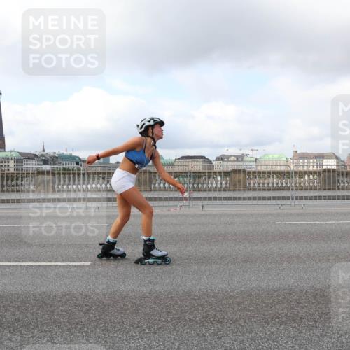 29.06.2025 - hella hamburg halbmarathon Lena Gebhardt http://msf.ph/oto/8235112 29.06.2025 09:01:54 Lombardsbrücke  meine-sportfotos.de