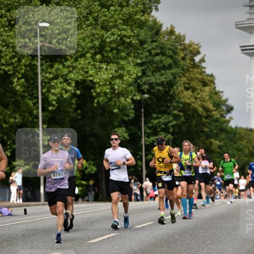 29.06.2025 - hella hamburg halbmarathon Dr. Thomas Lammeyer http://msf.ph/oto/8235167 29.06.2025 10:13:40 Kennedybrücke 1838, 3921, 5511, 7187, 7333, 7636, 8219, 9366, 9434, 9674, 9781, 10036, 10819, 10943, 11067 meine-sportfotos.de
