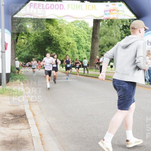 29.06.2025 - hella hamburg halbmarathon MichiJ http://msf.ph/oto/8235188 29.06.2025 10:27:00 Zwischen KM18-KM19 1042, 2262, 5248, 6684, 7229, 11952, 12137, 14274, 14992, 15888, 17722, 18276, 18529 meine-sportfotos.de