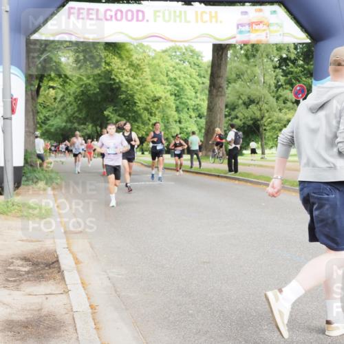 29.06.2025 - hella hamburg halbmarathon MichiJ http://msf.ph/oto/8235206 29.06.2025 10:27:00 Zwischen KM18-KM19 1042, 2262, 5248, 6684, 7229, 11952, 12137, 14274, 14992, 15888, 17722, 18276, 18529 meine-sportfotos.de