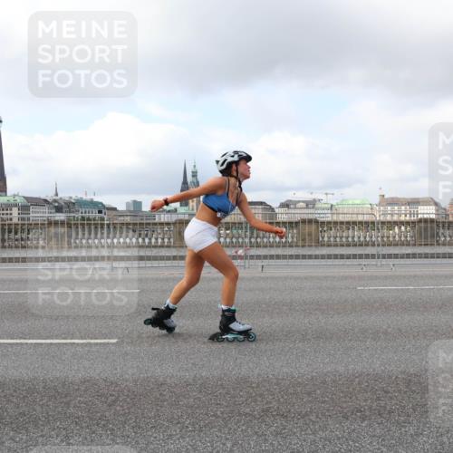 29.06.2025 - hella hamburg halbmarathon Lena Gebhardt http://msf.ph/oto/8235211 29.06.2025 09:01:54 Lombardsbrücke  meine-sportfotos.de