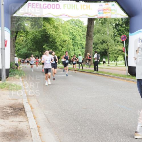 29.06.2025 - hella hamburg halbmarathon MichiJ http://msf.ph/oto/8235232 29.06.2025 10:27:00 Zwischen KM18-KM19 1042, 2262, 5248, 6684, 7229, 11952, 12137, 14274, 14992, 15888, 17722, 18276, 18529 meine-sportfotos.de